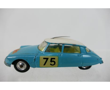 Corgi - An unboxed Citroen DS Monte Carlo Rally model # 323 The car appears in Good condition with only light signs of play u