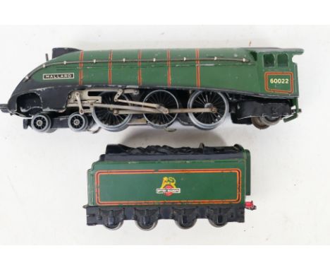 Hornby Dublo - An unboxed Hornby Dublo L11 Class A4 4-6-2 3-rail steam locomotive and tender Op.No. 60022 'Mallard' in BR gre