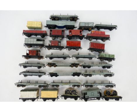 Hornby Dublo - Triang - 30 unboxed predominately Hornby Dublo freight rolling stock items. Lot includes Hornby Dublo 20T brak