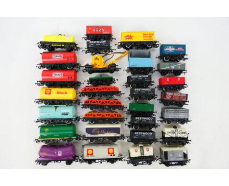Hornby - Lima - Mainline - Other - An unboxed rake of 31 items of OO/HO gauge freight rolling stock. Lot includes Lima PCA Ta
