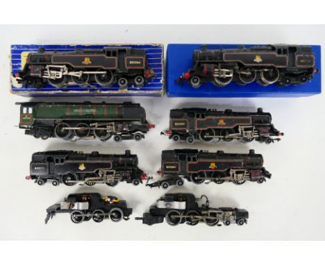 Hornby Dublo - Two boxed Hornby Dublo 3-rail EDL18 2-6-4 tank locomotives Op.No 80054 in BR black; together with a small grou