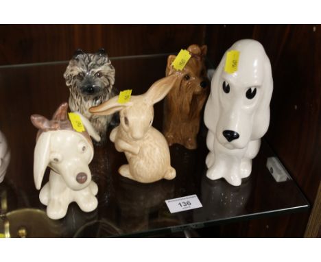 A QUANTITY OF COLLECTABLE CERAMIC ORNAMENTS TO INCLUDE SYLVAC, ONE A/F (5)