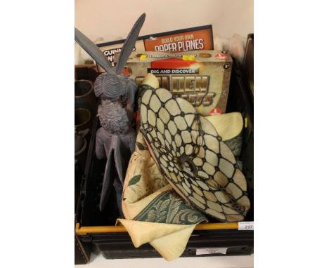 A TIFFANY STYLE CEILING LAMP SHADE TOGETHER WITH A SMALL QUANTITY OF HOUSEHOLD ITEMS