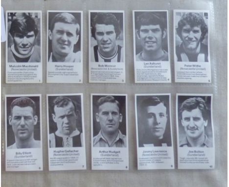 F M Dobson (Confectionery) Newcastle & Sunderland's 100 Greatest Footballers 1982 set 100/100 VG
