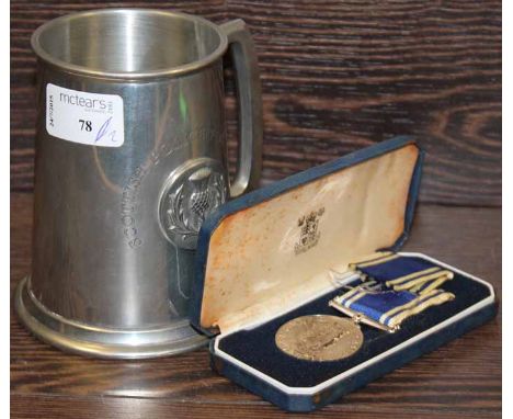 SCOTTISH POLICE FEDERATION 1986 ENGLISH PEWTER TANKARD
together with a Police Long Service & Good Conduct Medal