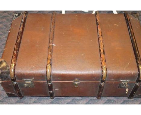 VINTAGE TRAVEL TRUNK