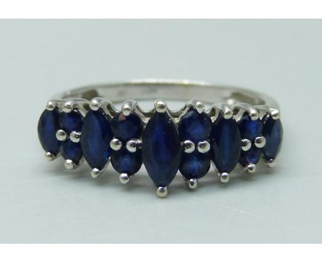 A 9ct white gold and sapphire ring, 2.2g, N 