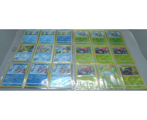 27 Pokemon cards, Squirtle, Wartorle, Blastoise, Balasour, Ivysaur and Venuscar, 20 holos with vintage cards 