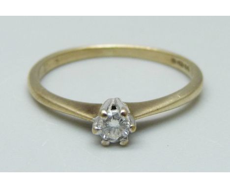 A 9ct gold and diamond ring, 1.13g, K 