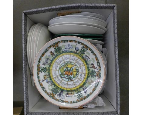 Collectors plates and other decorative plates including Royal Worcester, Wedgwood, et. **PLEASE NOTE THIS LOT IS NOT ELIGIBLE