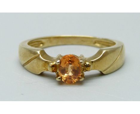 A 9ct gold and citrine ring, 2.9g, N 