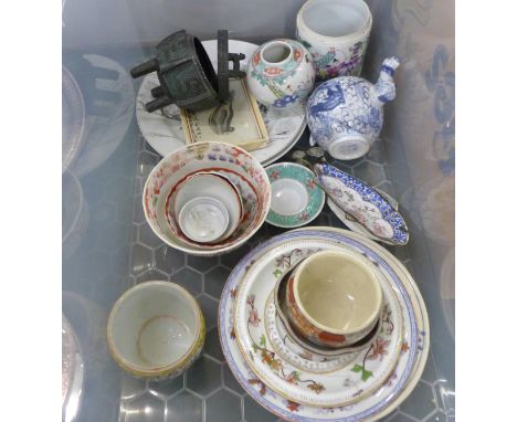 A box of Chinese and Japanese porcelain, an enamel fish dish, a/f, and a small print of a cat&nbsp;**PLEASE NOTE THIS LOT IS 