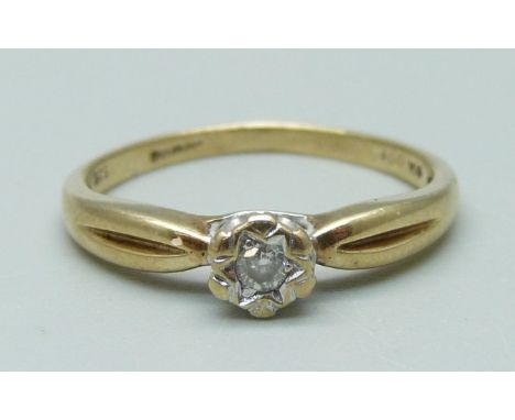 A 9ct gold and diamond ring, 2g, N 