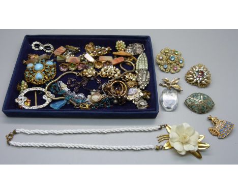 Vintage costume jewellery 