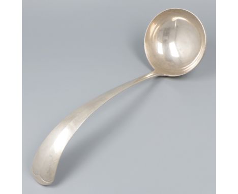 Soup spoon 'Haags lofje', silver. "Haags Lofje". Netherlands, Voorschoten, J.M. van Kempen &amp; Zonen, 1919, hallmarks: lion
