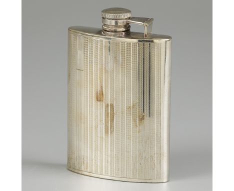 Hip flask silver. Beautiful kidney-shaped model with wave patterns and twist cap. Possibly USA, mid 20th century, hallmarks: 