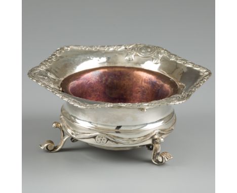 Louis XVI silver brazier, Willem Pont, Amsterdam 1774. Beautiful model complete with red copper container. With garlands and 