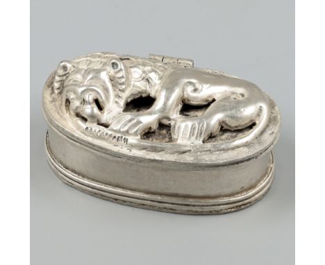 Silver box. Oval model with the Lion of Lucerne. Germany, early 20th century, hallmarks: ZI - traces of use. 41 grams, 925/10