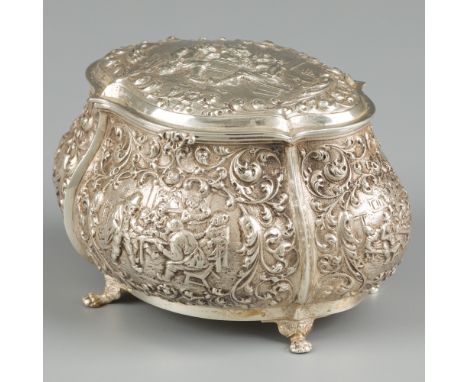 Tea caddy silver. Beautiful, typical Dutch tea caddy, with hinged lid and scenes and rocailles in relief. The Netherlands, 19