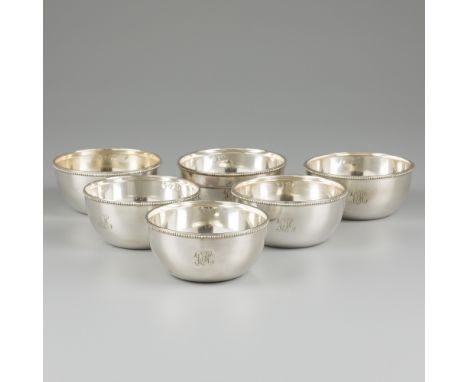 6-piece set of finger bowls silver. With pearl rim and engraved initials DvH. Belgium, Brussels, Wolfers Frères, late 19th ce