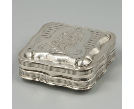 Pill box silver. Square model with lobed shapes and engraved Biedermeier decoration. The Netherlands, Schoonhoven, Abraham va