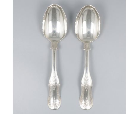 2-piece set of berry spoons, silver. With Biedermeier style decorations and scalloped bowl. The Netherlands, Amsterdam, Jan H