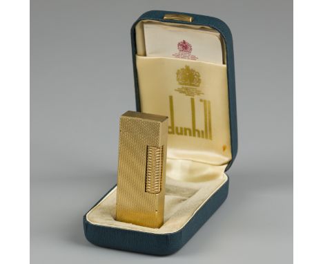 Dunhill lighter. Complete with original box and papers. Switzerland, 20th century, hallmarks: Dunhill, made in Switzerland. 7