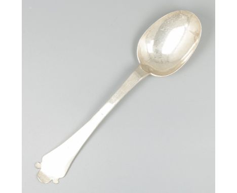 Silver 'pied-de-biche' spoon, Netherlands, ca. 1700. With oval bowl and flat handle. Terminal in so-called 'pied-de-biche' sh