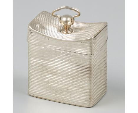 Silver loderein box, Pieter Geyskes, Schoonhoven 1825. Beautiful rectangular model with ribbed decorations. The lid is concav