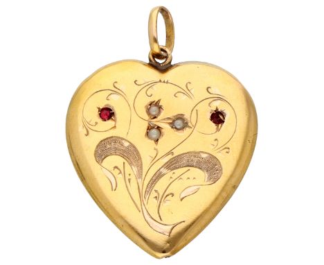18K Yellow gold heart-shaped pendant with simili and glass pearl. With floral engravings set with simili and glass pearls. in