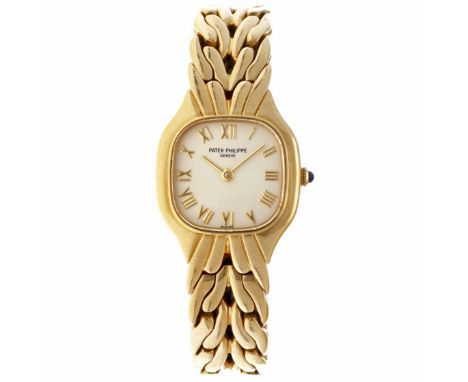 Patek Philippe La Flamme 4815/1 - Ladies watch.  Case: yellow gold (18K.) - bracelet: yellow gold (18K.) - quartz - Blome Uhr