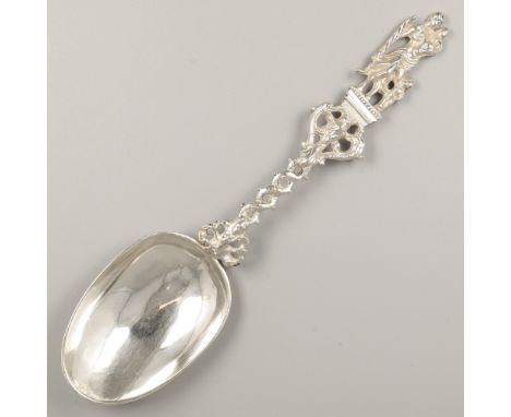 Silver commemorative spoon, Johannes Andringa, Leeuwarden 1760-1796. Crowned with an image depicting "maternal love", carried