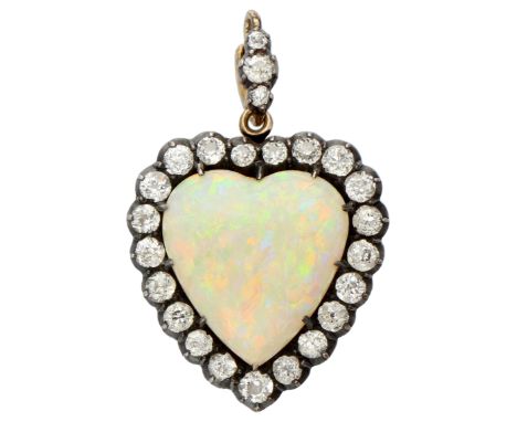 London &amp; Ryder gold/silver antique entourage pendant set with a heart-shaped precious opal and approx. 1.50 ct. old Europ