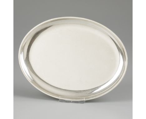Silver serving tray. Oval model in sleek design. The Netherlands, Voorschoten, Voorschoten silver factory, 1947, hallmarks: l