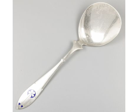 Pastry server silver. Art Nouveau model with blue enamel inlay. Netherlands, Voorschoten, J.M. van Kempen &amp; Zonen, 1905, 