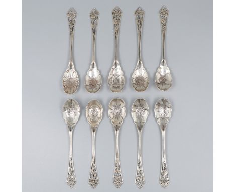 10-piece set of teaspoons, silver. With Jugendstil decoration. Netherlands, Haarlem, Th. &amp; P. Moerkerk, second quarter of