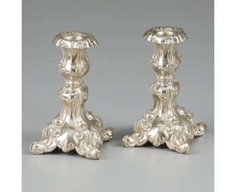 2-piece set of silver candlesticks. In Rococo style. First half 20th century, hallmarks: sterling 925, ZI hallmark re hallmar