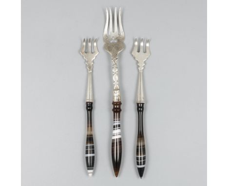 3-piece lot of jam forks and pickle fork, silver. Lot consisting of 2-piece set of jam forks and one pickle fork, all with ag