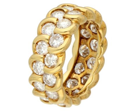 Parure Patek Philippe 18K yellow gold alliance ring set with approx. 3.30 ct diamond. Ring from the 1990s. Set with a double 