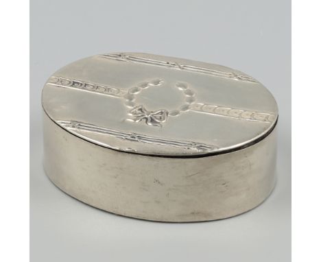 Peppermint box silver. Oval model with reed &amp; ribbon motive on the lid as well as a  vacant cartouche in the shape of a l