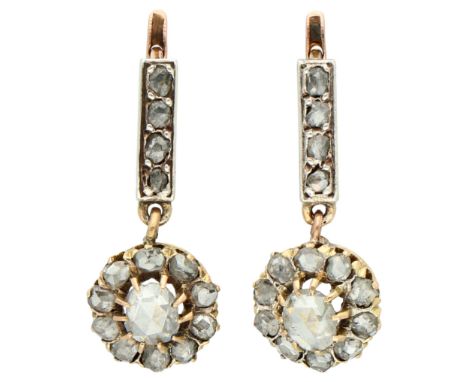 18K Yellow gold dormeuse earrings with rose cut diamonds. Brisures close well. Set with 28 rose cut diamonds (central stone Ø