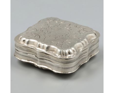 Pill box silver. Square model with lobed shapes and engraved Biedermeier decorations. The Netherlands, Schoonhoven, Pieter Kr