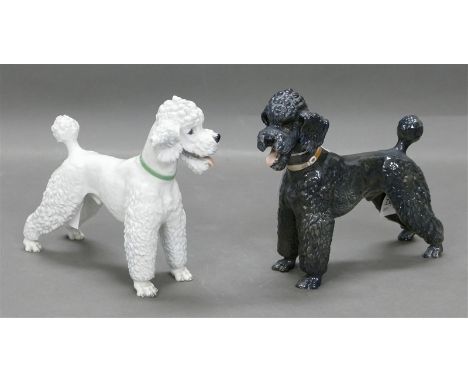 Paar Porzellanskulpturenstehender schwarzer und weißer Pudel, grüne Bodenmarke, Manufaktur Rosenthal, um 1970, h 19 cm