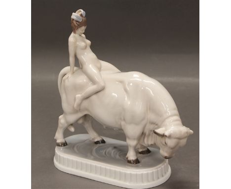 PorzellanfigurManufaktur Rosenthal, "Europa auf Stier", Entwurf Adolf Opel 1921, bemalt, grüne Bodenmarke, Nr. 603, h 24 cm