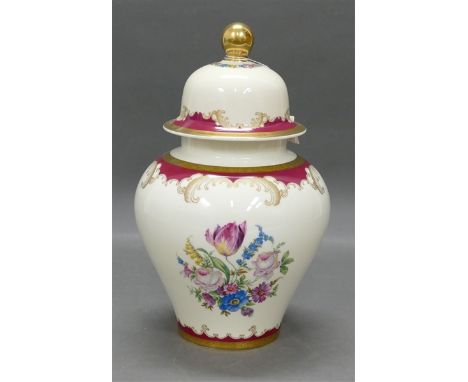 DeckelvasePorzellan, floral bemalt, Rankendekor, grüne Bodenmarke, Manufaktur Rosenthal, um 1960