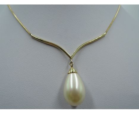 An 18ct gold snake chain necklace with fixed central panel having simulated teardrop pearl drop, approx 17' &amp; 11.3g