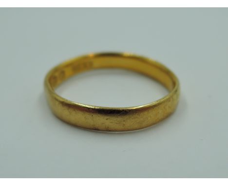 A 22ct gold wedding band, size M &amp; approx 2.9g