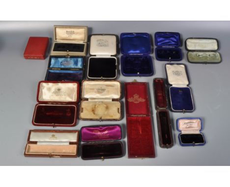 A group of 19th Century and later jewellery boxes to include a selection of sizes and shapes including tooled leather example