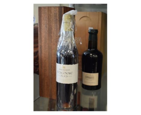 Wines &amp; Spirits - Limited edition bottle of Harveys Bristol Cream Sherry, commemorating the re-opening of Harveys Headqua