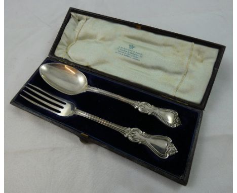A Victorian silver Albert pattern christening spoon and fork, London 1866, case, weight 2.5 oz.